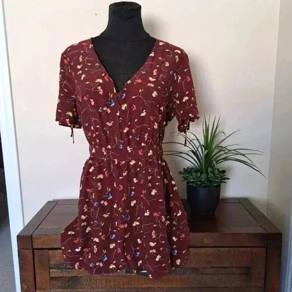 Madewell Floral  Romper Burgandy Size 6 Carnations Short Flutter Sleeve - Picture 4 of 16